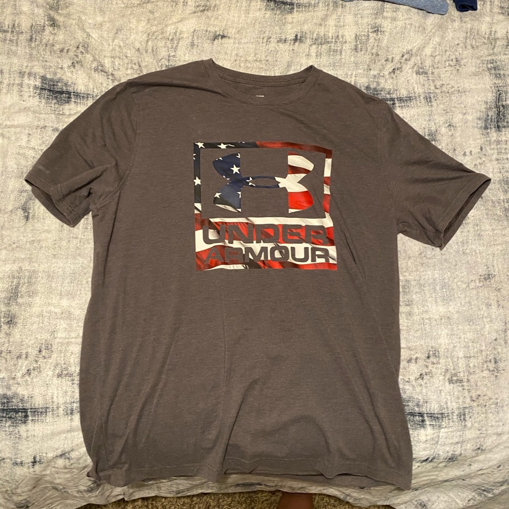 Men’s Under Armor shirt